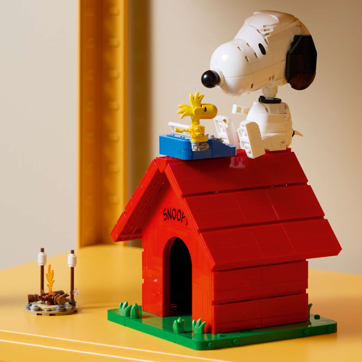LEGO® Ideas Knøttene: Snoopys hundehus 21368