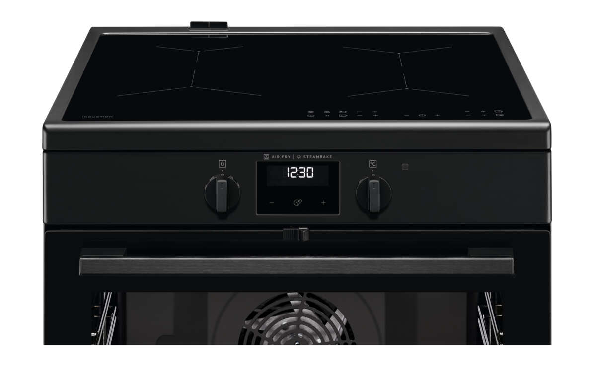 Electrolux SteamBake LKI66440NK komfyr