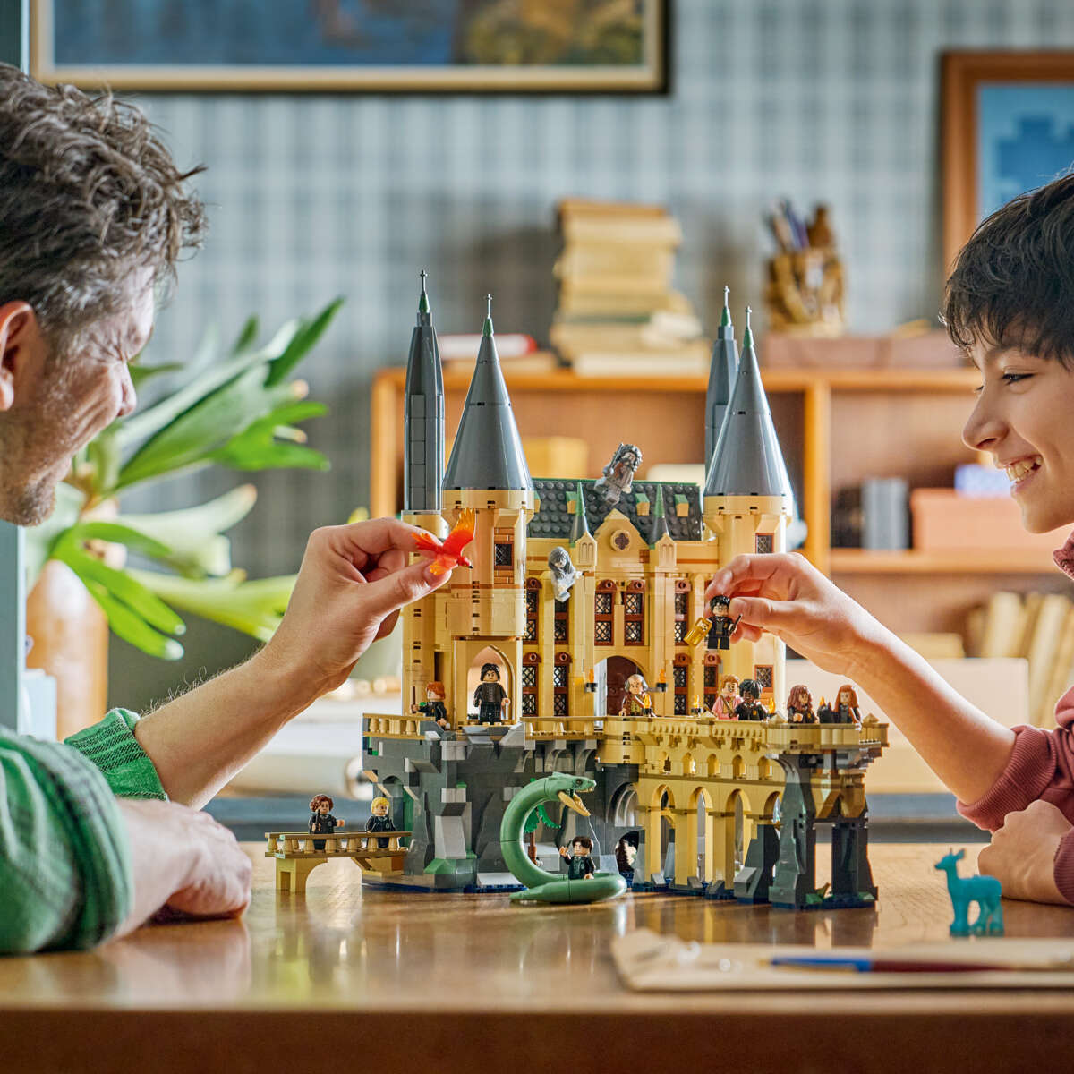 LEGO® Harry Potter™ Galtvortborgen: Østfløyen 76473