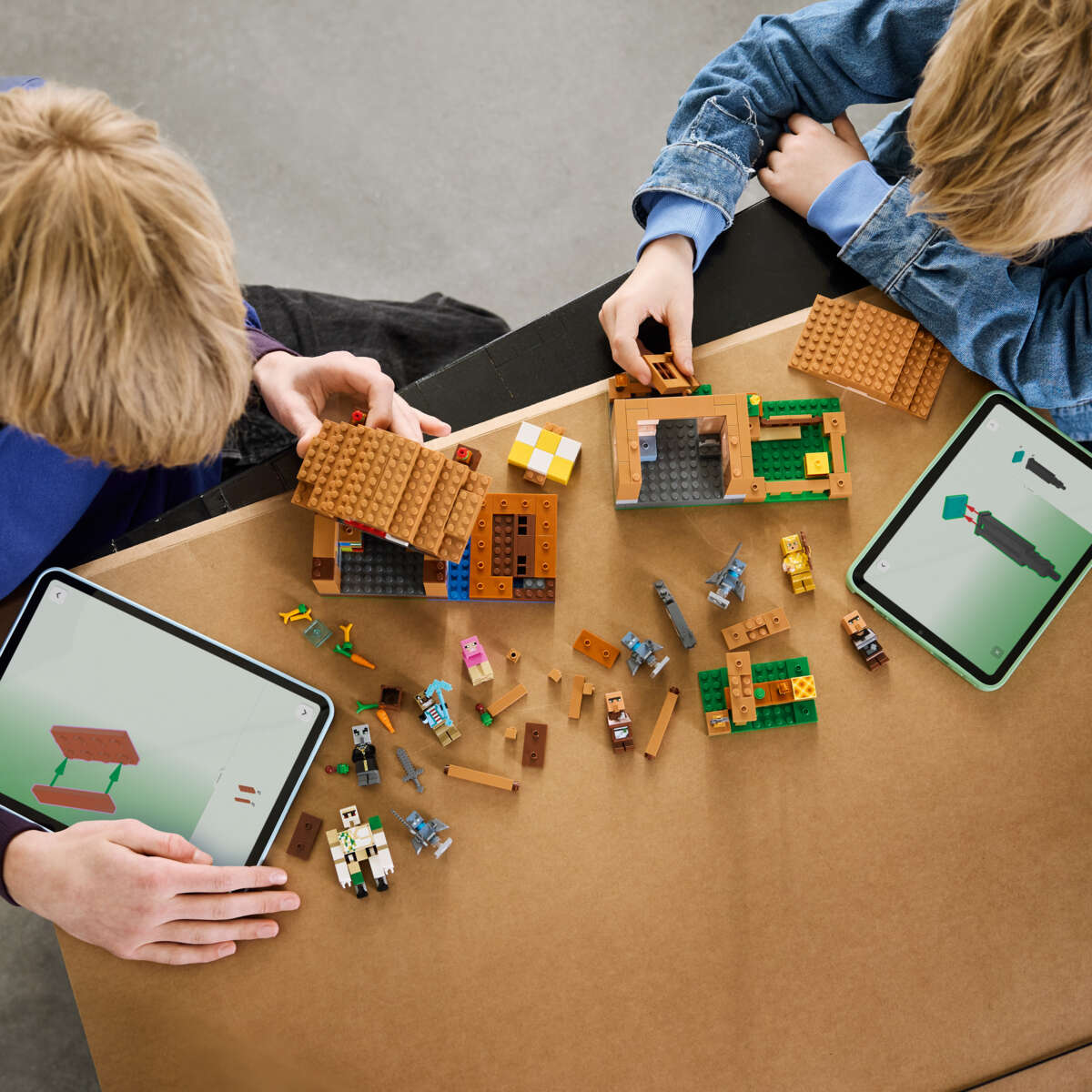 LEGO® Minecraft® Angrepet på åndemanerlandsbyen 21596