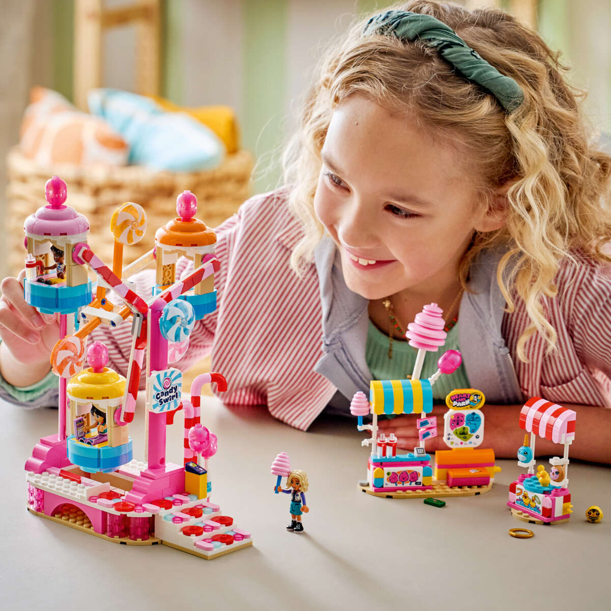 LEGO® Friends Pariserhjul med godteri og cupcaker 42700