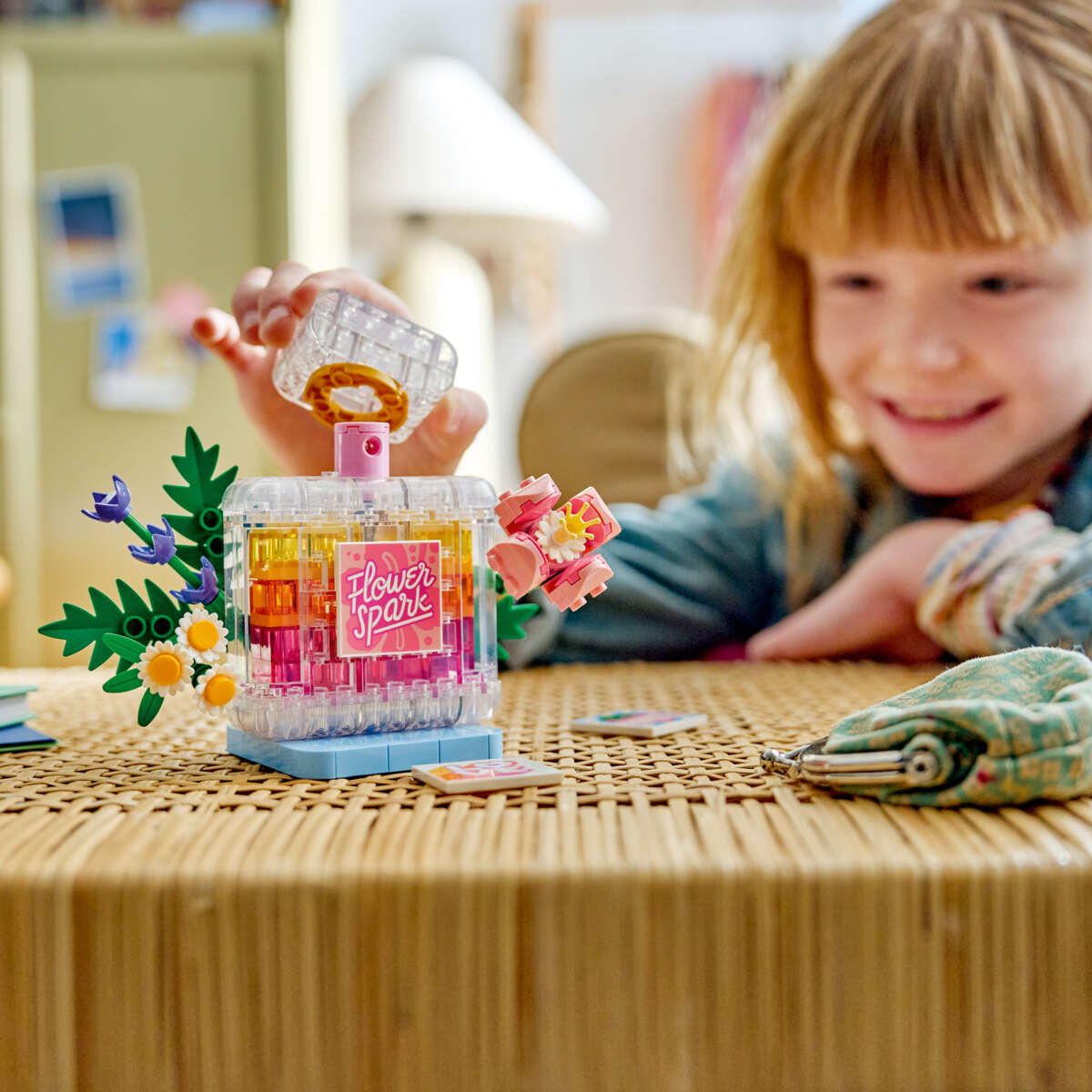 LEGO® Creator 3-i-1 Parfymeflaske med blomsterdekor 31383