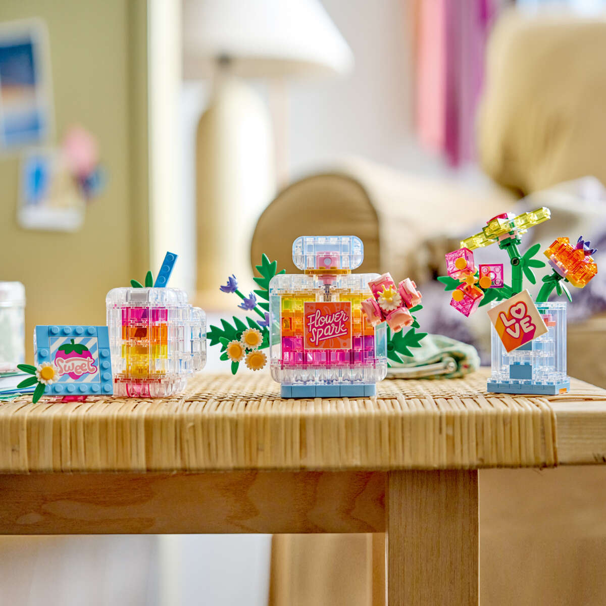 LEGO® Creator 3-i-1 Parfymeflaske med blomsterdekor 31383
