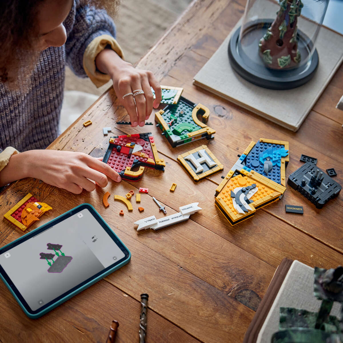 LEGO® Harry Potter™ Galtvort-våpenskjold 76462