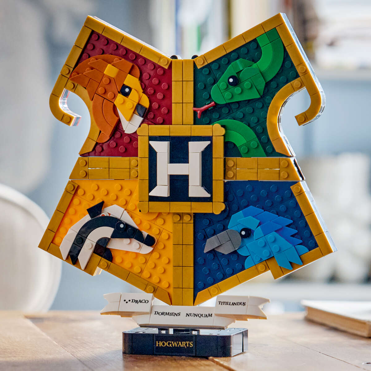 LEGO® Harry Potter™ Galtvort-våpenskjold 76462