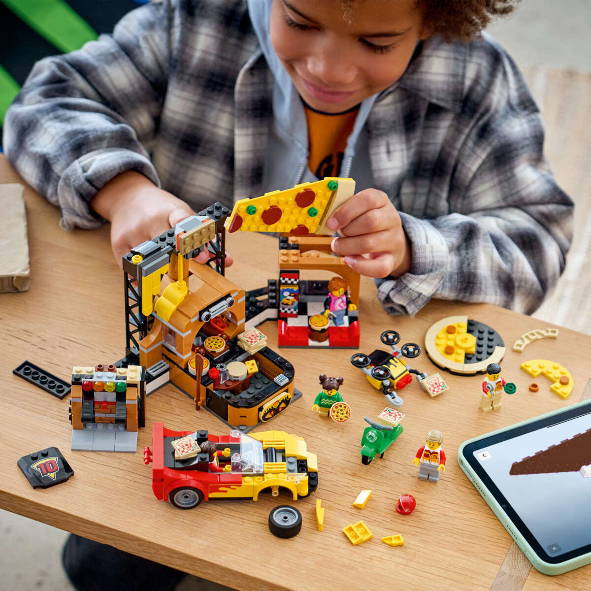 LEGO® City Pizzalevering med kjøretøy 60496