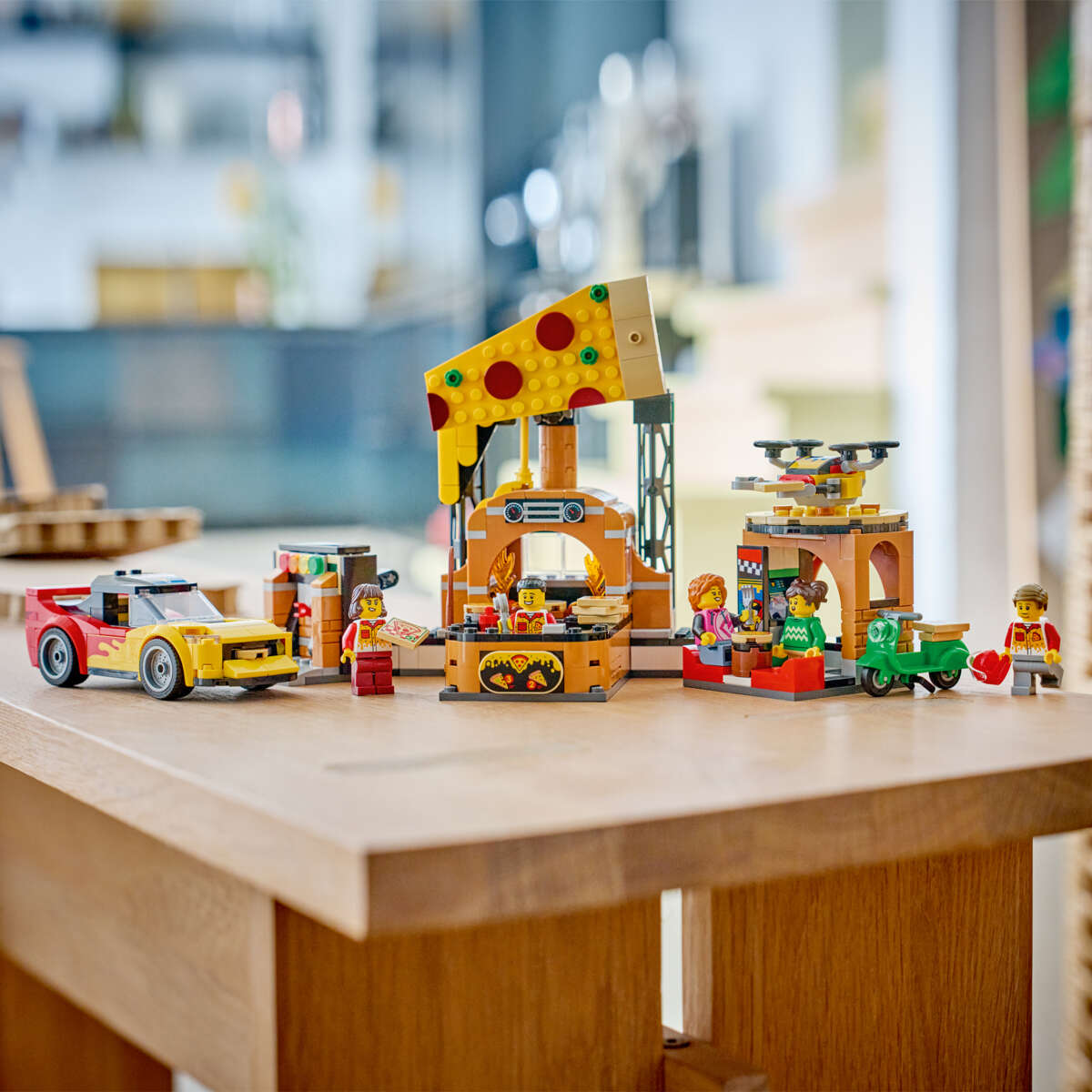 LEGO® City Pizzalevering med kjøretøy 60496