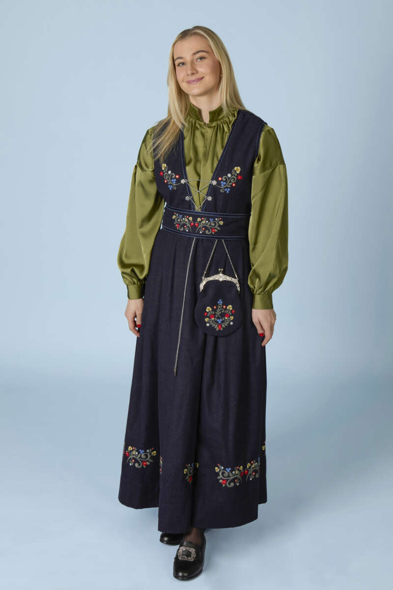 Hedda bluse til festdrakt dame