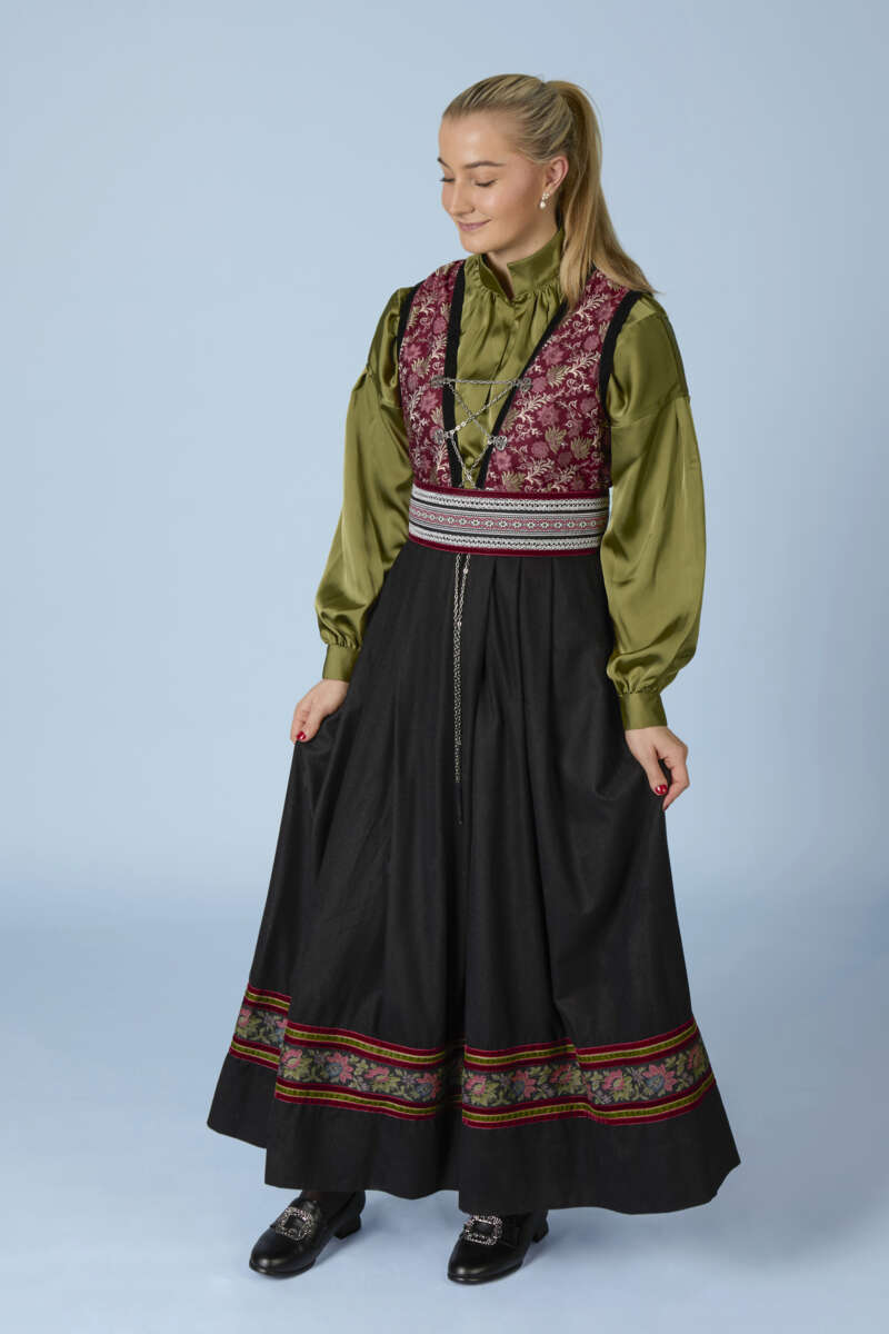 Hedda bluse til festdrakt dame