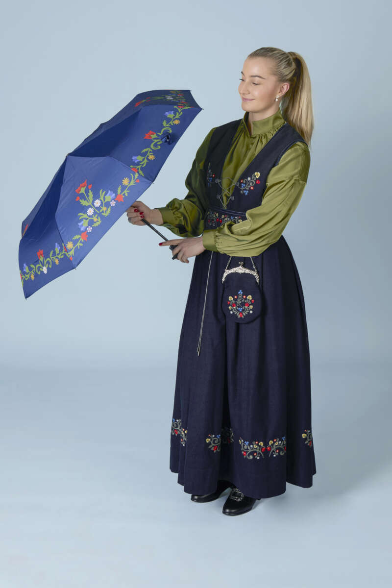 Sammenleggbar paraply til festdrakt