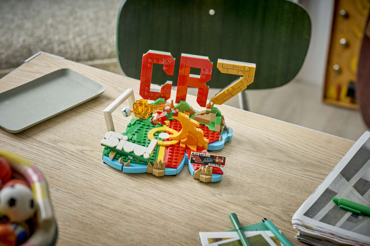 LEGO® Editions Football Cristiano Ronaldo – fotball-høydepunkter 43012