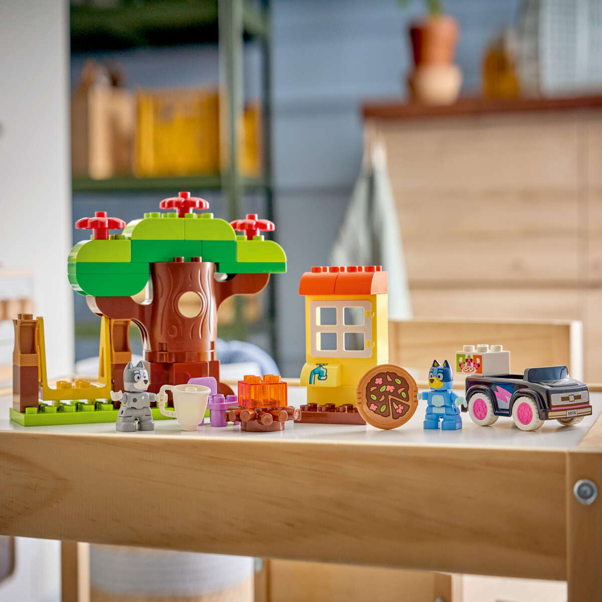 LEGO® DUPLO® Pizzajenter med Muffin og Bluey 10469