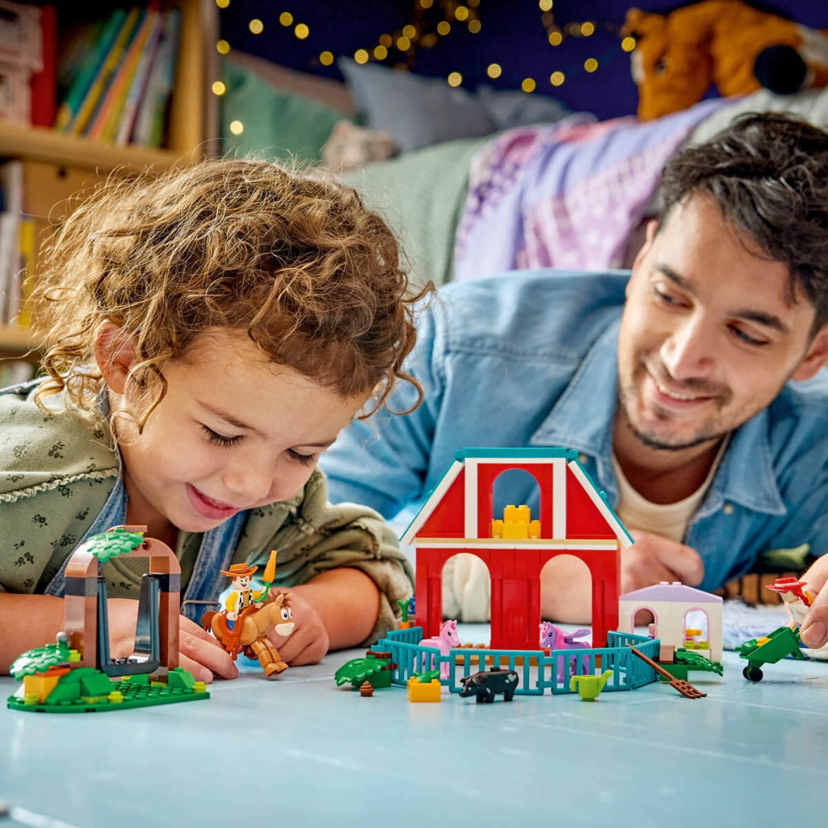 LEGO® ǀ Disney og Pixar Toy Story 5 Blazes hestegård 43304