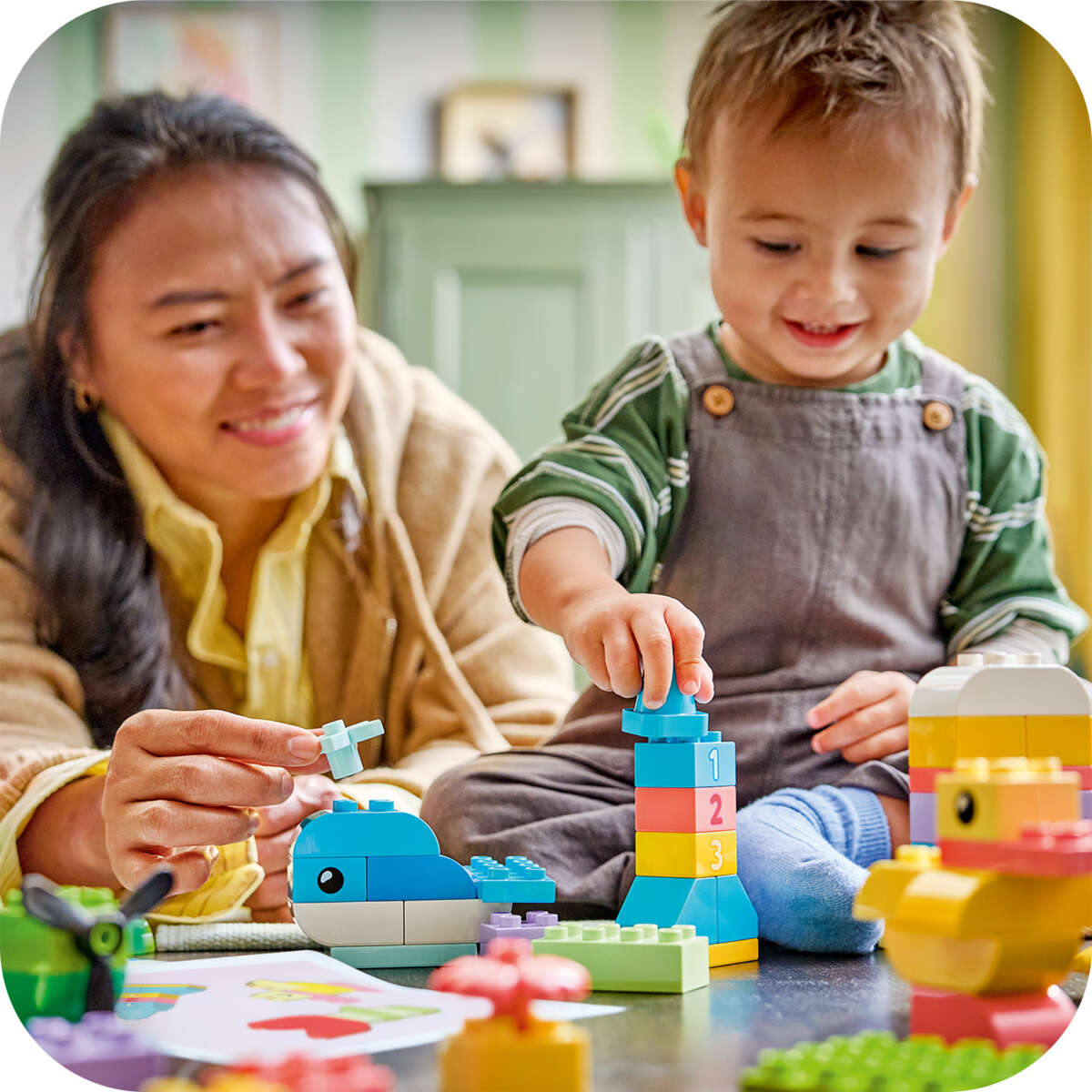 LEGO® DUPLO® Classic Kreativitetsboks med fargerike klosser 10479