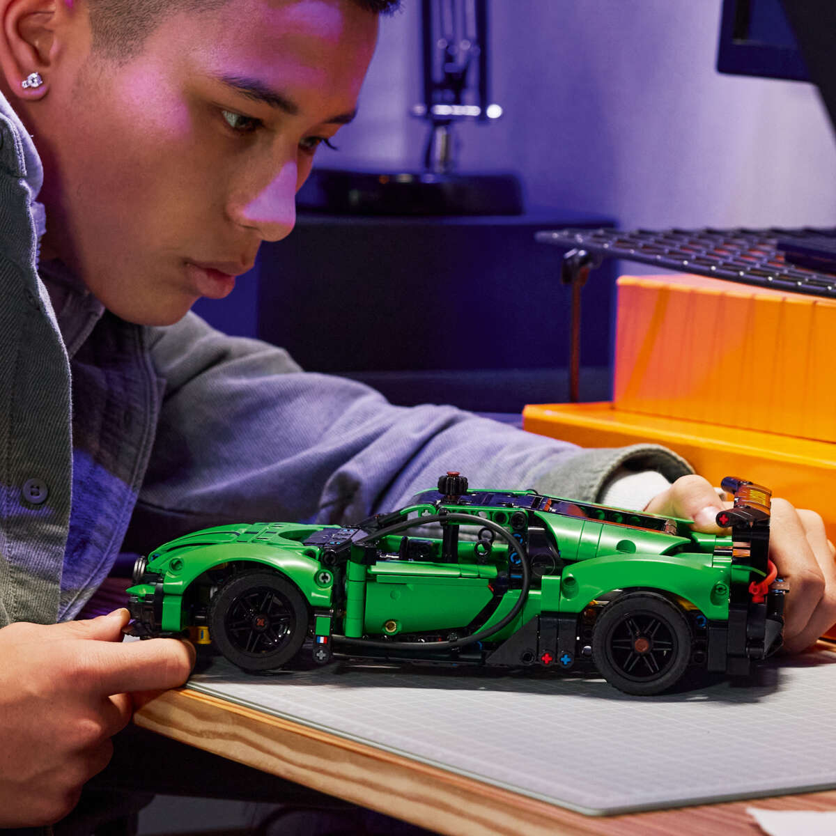 LEGO® Technic Grønn Bugatti Chiron Pur Sport-hyperbil 42241