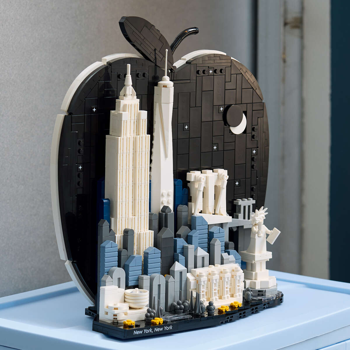 LEGO® Architecture New York City – «The Big Apple» 21066