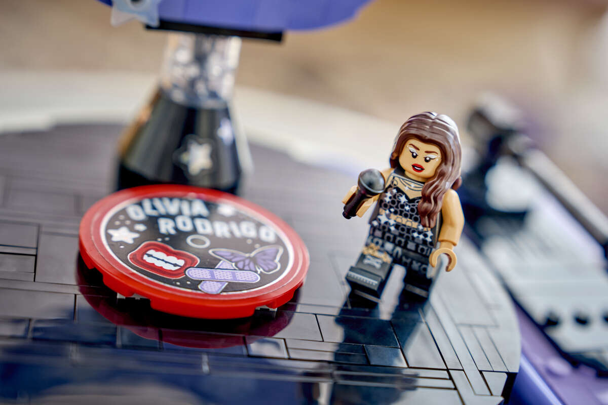 LEGO® Editions Olivia Rodrigos konsertmåne 43029