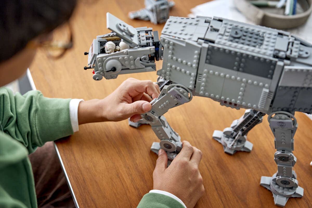 LEGO® Star Wars™ Imperial Remnant AT-AT med INT-4 75454