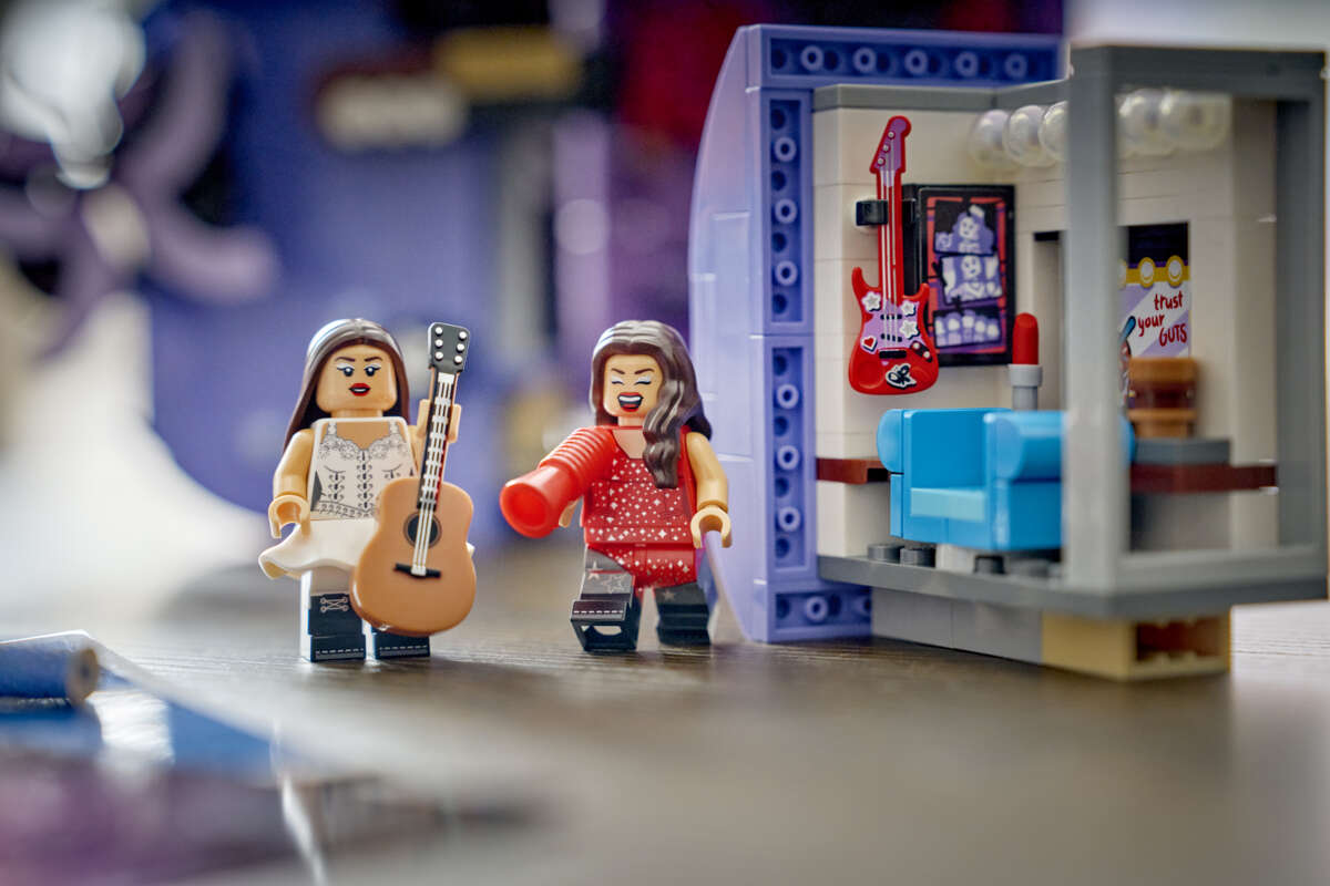 LEGO® Editions Olivia Rodrigos dobbelgitar 43031