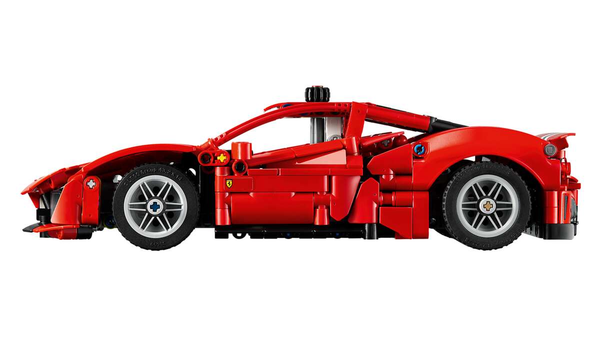 LEGO® Technic Ferrari 488 PISTA-bil 42235