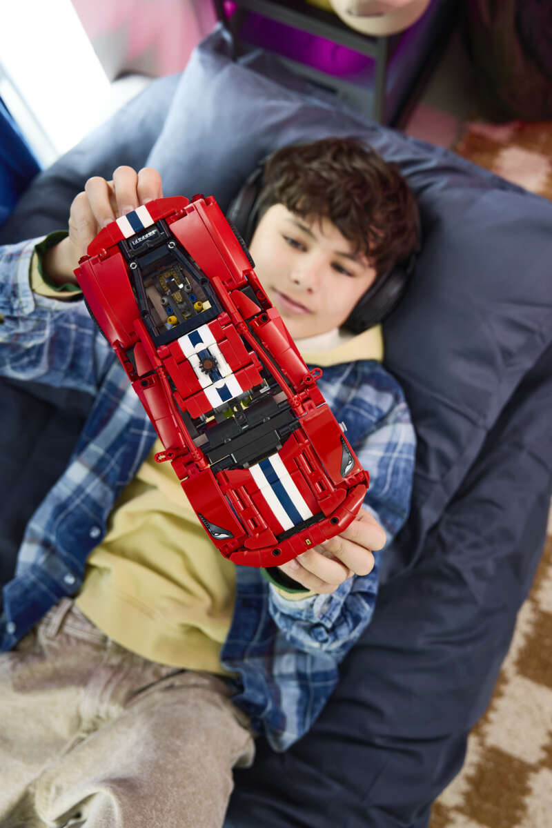 LEGO® Technic Ferrari 488 PISTA-bil 42235