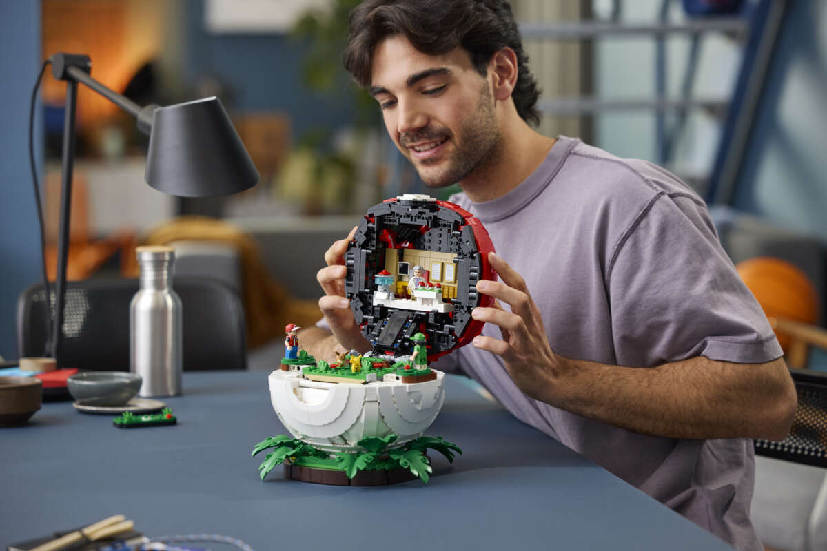 LEGO® Pokémon Pokéball med ikoniske Trenerøyeblikk 72154
