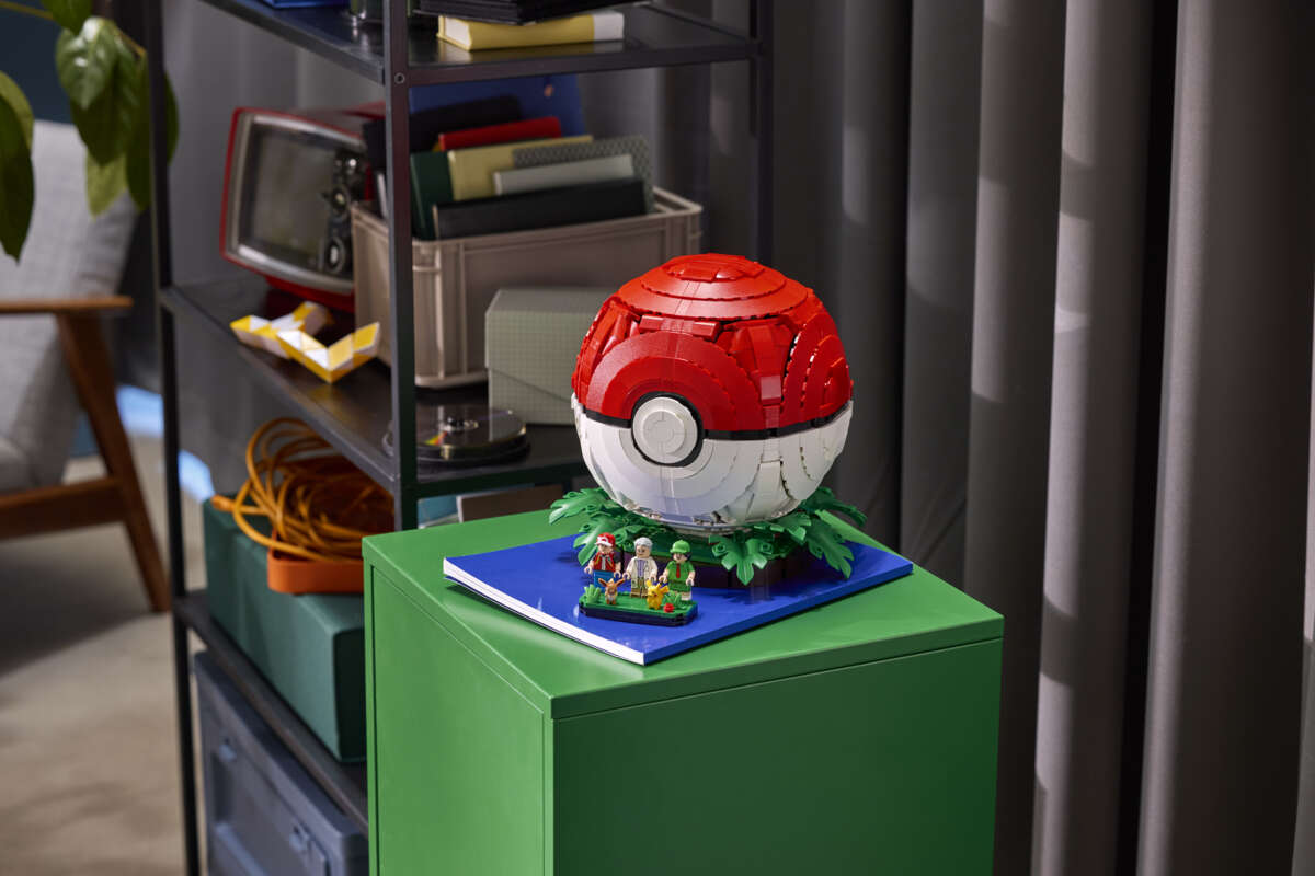 LEGO® Pokémon Pokéball med ikoniske Trenerøyeblikk 72154