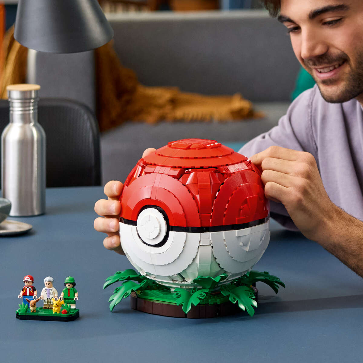 LEGO® Pokémon Pokéball med ikoniske Trenerøyeblikk 72154