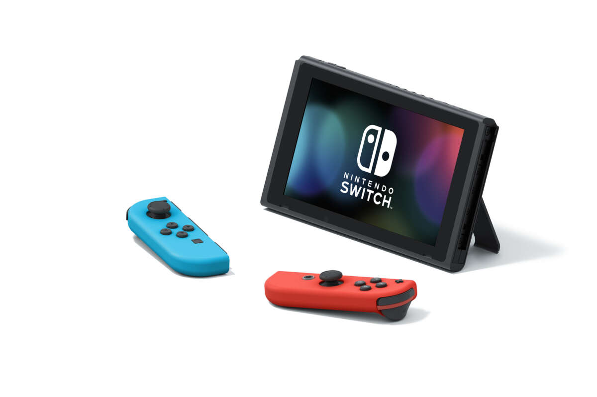 Nintendo Switch™ konsoll + Mario Kart 8 Deluxe Bundle