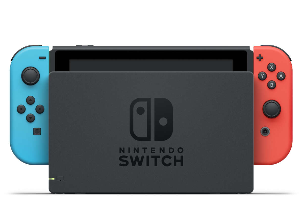 Nintendo Switch™ konsoll + Mario Kart 8 Deluxe Bundle