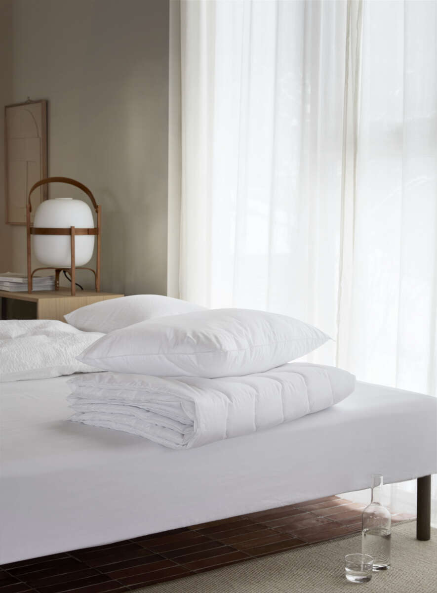 Høie Opal helårs dyne og pute sett i fiber