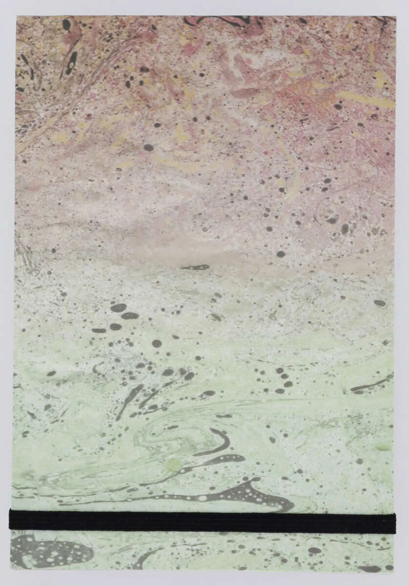 Skriveblokk med strikkfeste