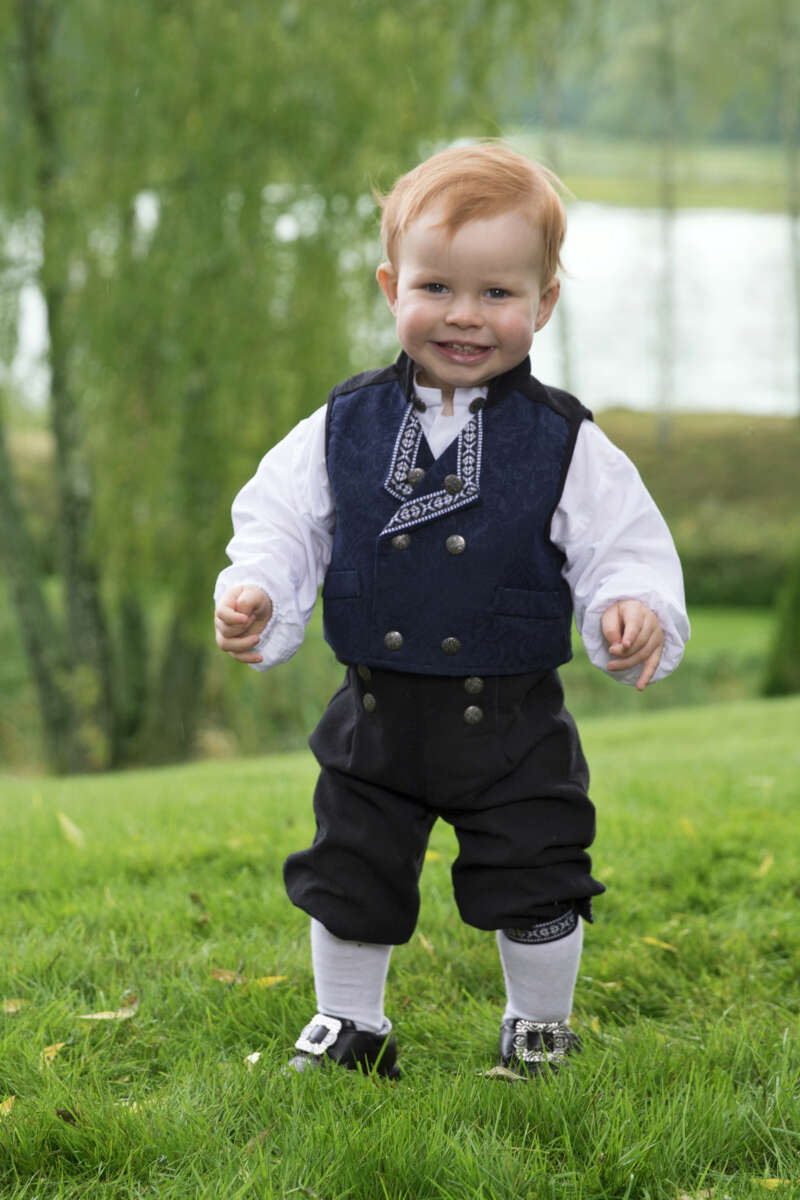 Småtroll Iver festdrakt baby