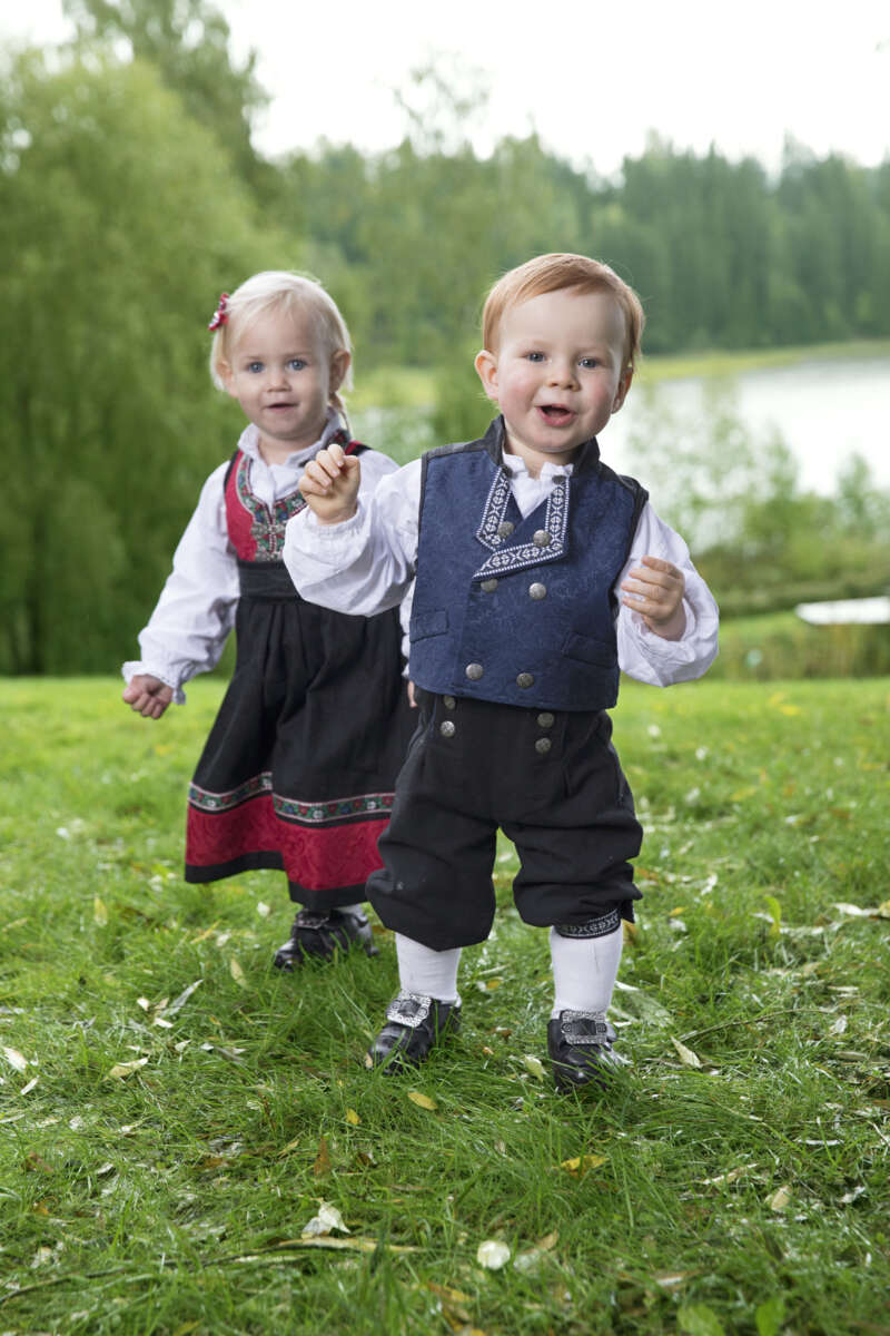 Småtroll Iver festdrakt baby