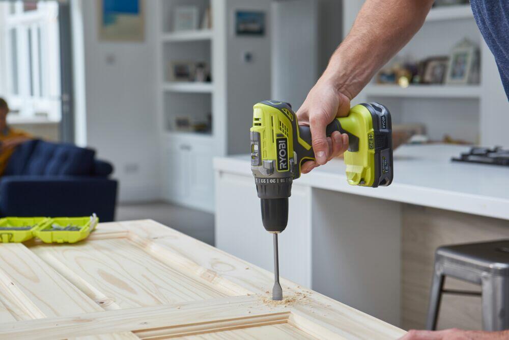 Ryobi R18DD3-115GA17 drill m/batteri og bits