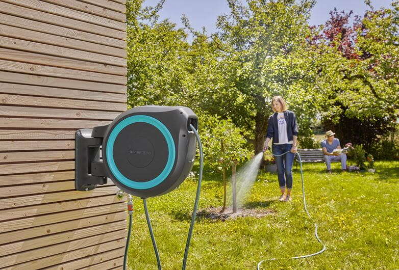 GARDENA 30 meter turkis veggslangeboks