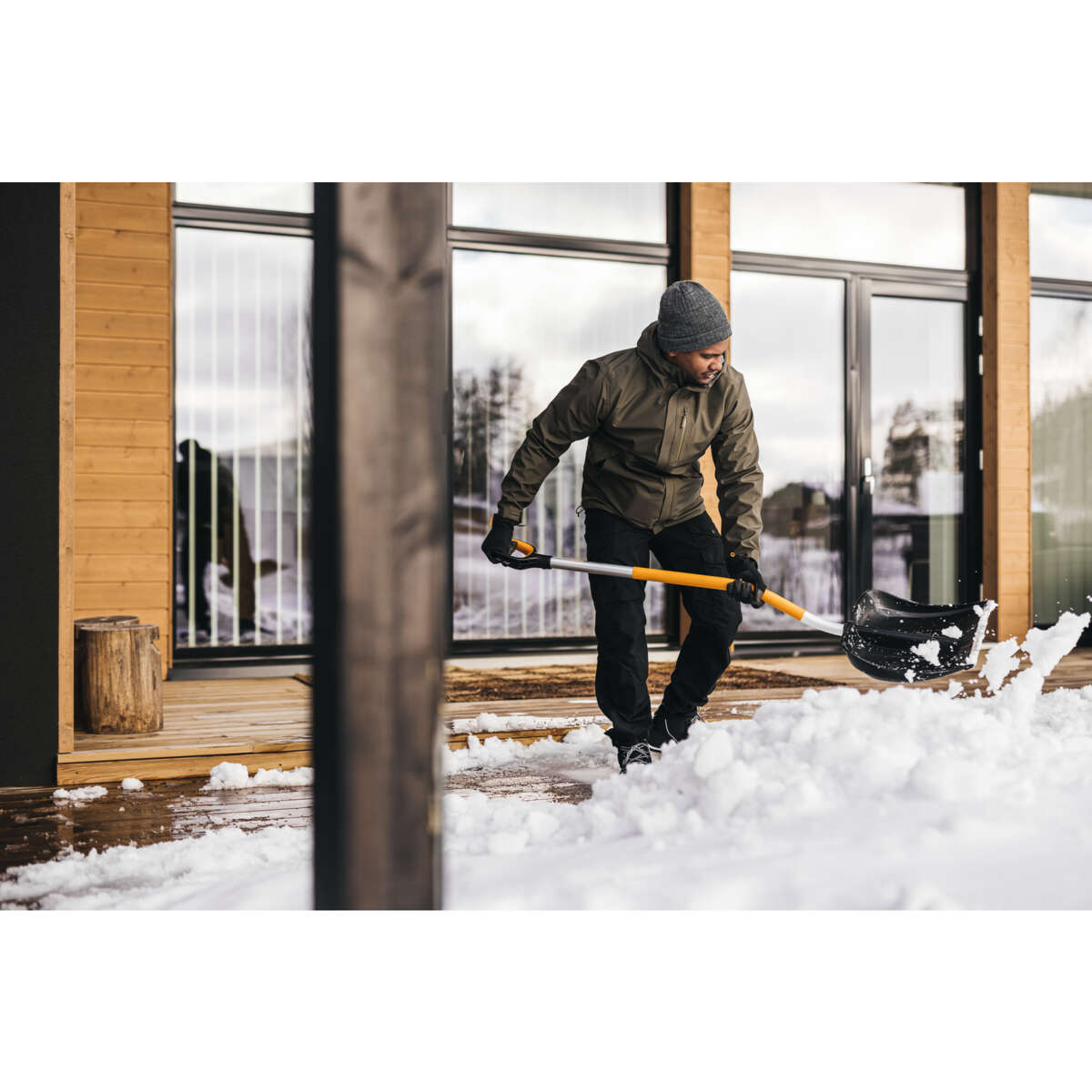 Fiskars X-series Ergo snømåke