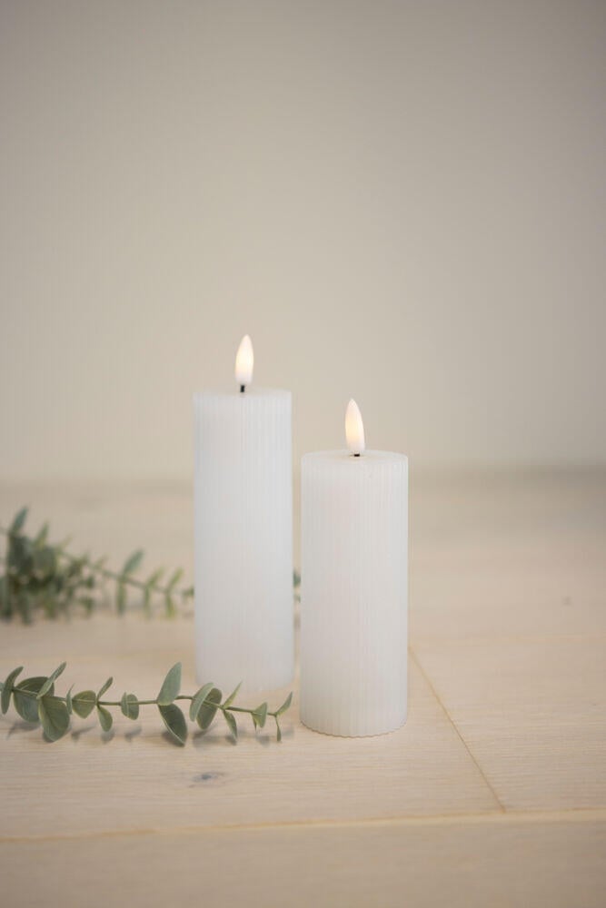 Lun LED smalt kubbelys med riller