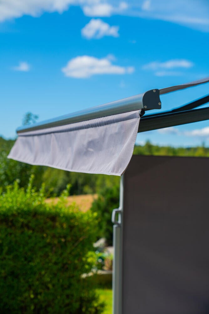 Uttrekkbar levegg semi-transperant 1,6x3 meter