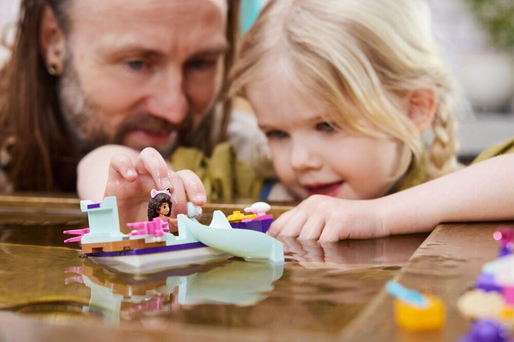 LEGO® Gabby`s Dollhouse Gabby og MerCats skip og spa 10786