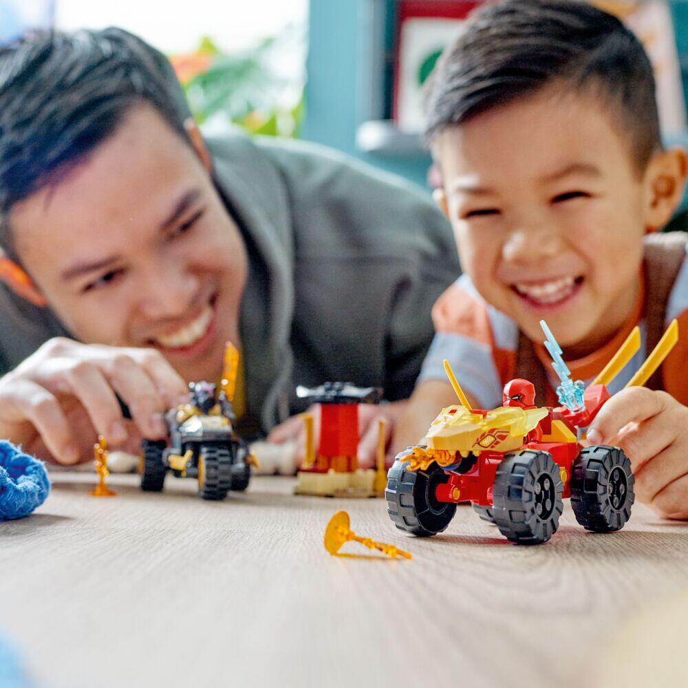 LEGO® NINJAGO® Kai og Ras' bil- og motorsykkeloppgjør 71789