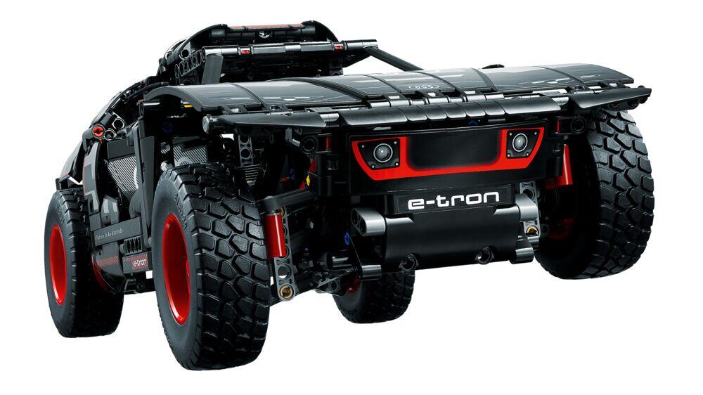 LEGO® Technic Audi RS Q e-tron 42160