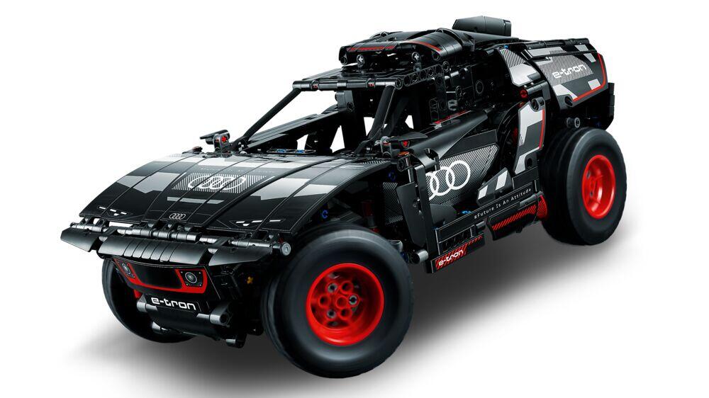 LEGO® Technic Audi RS Q e-tron 42160