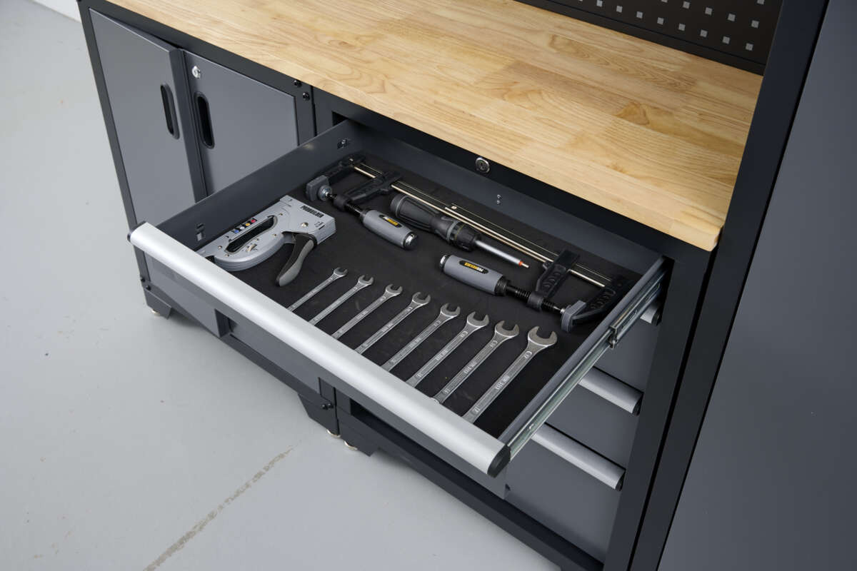 Probuilder arbeidsbenk med skap