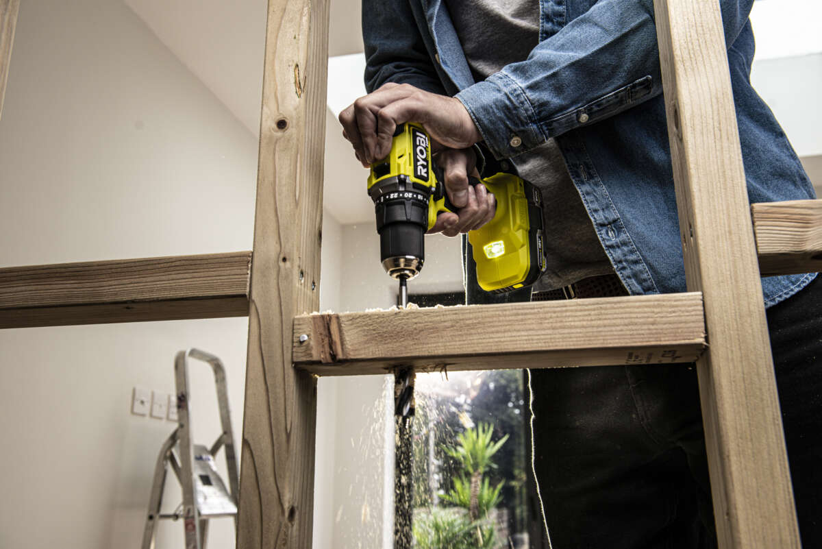 Ryobi ONE+ HP RDD18C-2C20SA32HP bor/skrutrekker m/2 batterier