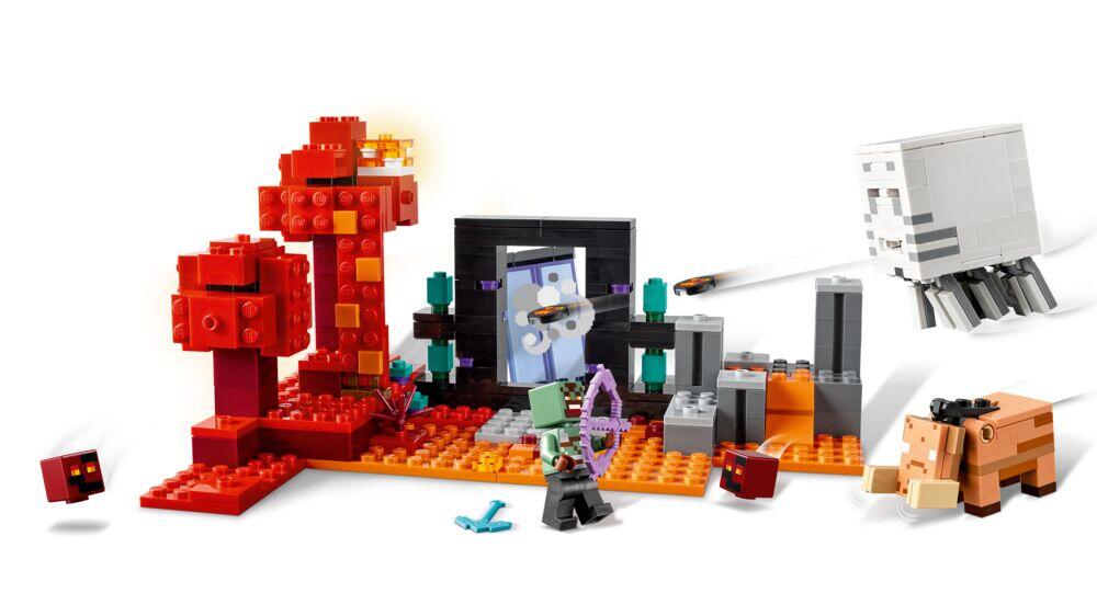 LEGO® Minecraft® Bakholdsangrep ved underverdenportalen 21255