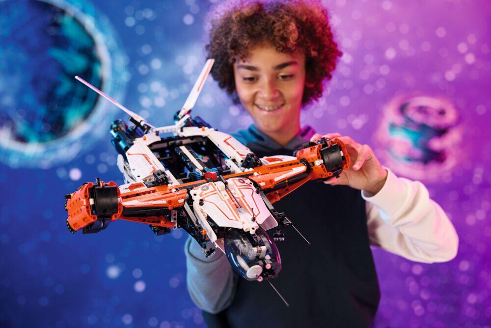 LEGO® Technic Tung VTOL-lasteferge LT81 42181