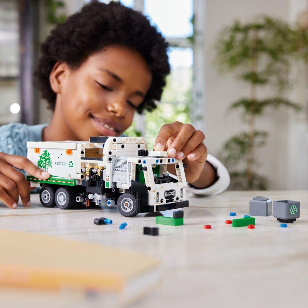 LEGO® Technic Mack® LR Electric søppelbil 42167