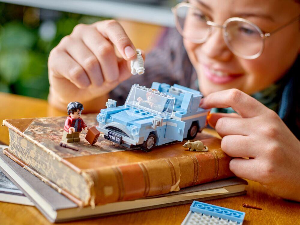 LEGO® Harry Potter™ Flygende Ford Anglia™ 76424