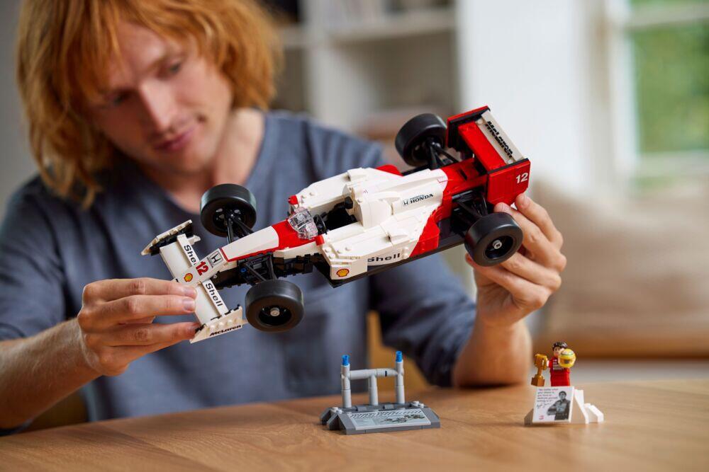 LEGO® Icons McLaren MP4/4 og Ayrton Senna 10330